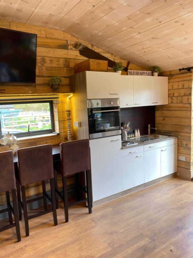 Willow Court Farm Studio East & Petting Farm, 8 Mins To Legoland & Windsor, 15 Mins To Lapland Uk Екстериор снимка