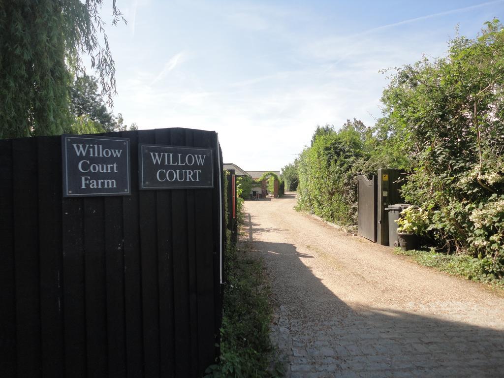 Willow Court Farm Studio East & Petting Farm, 8 Mins To Legoland & Windsor, 15 Mins To Lapland Uk Екстериор снимка